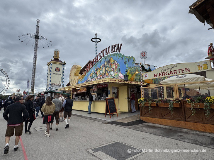 Feisinger's Kas- und Weinstub'n auf dem Oktoberfest 2024 (©Foto: Martin Schmitz)